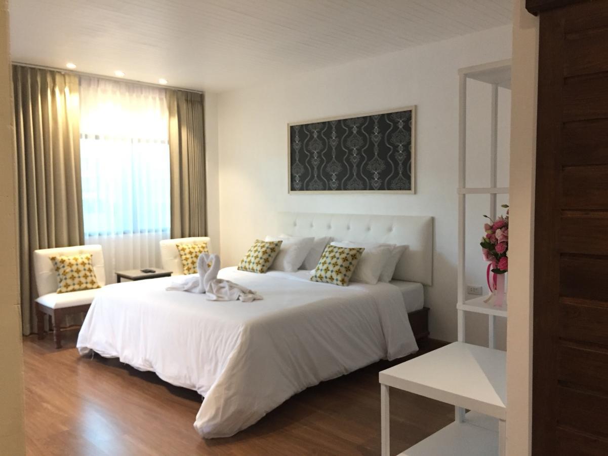 Phetcharat Grand Hotel Maesot Месот Екстер'єр фото