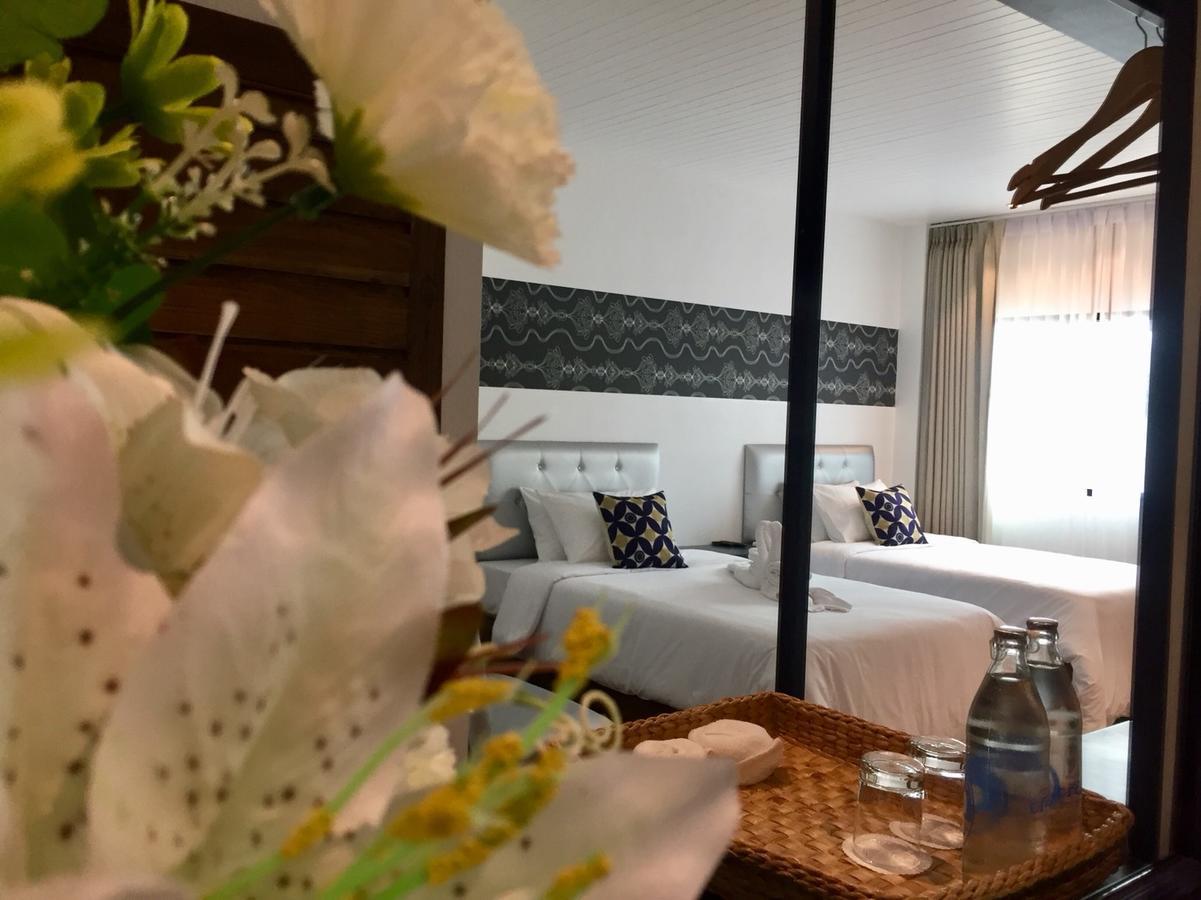 Phetcharat Grand Hotel Maesot Месот Екстер'єр фото