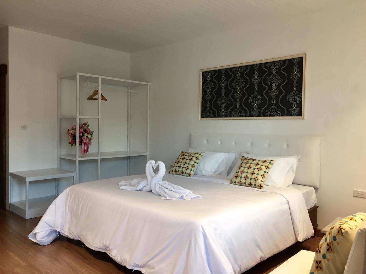 Phetcharat Grand Hotel Maesot Месот Екстер'єр фото