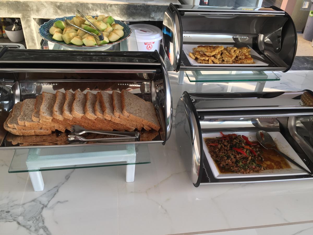 Phetcharat Grand Hotel Maesot Месот Екстер'єр фото
