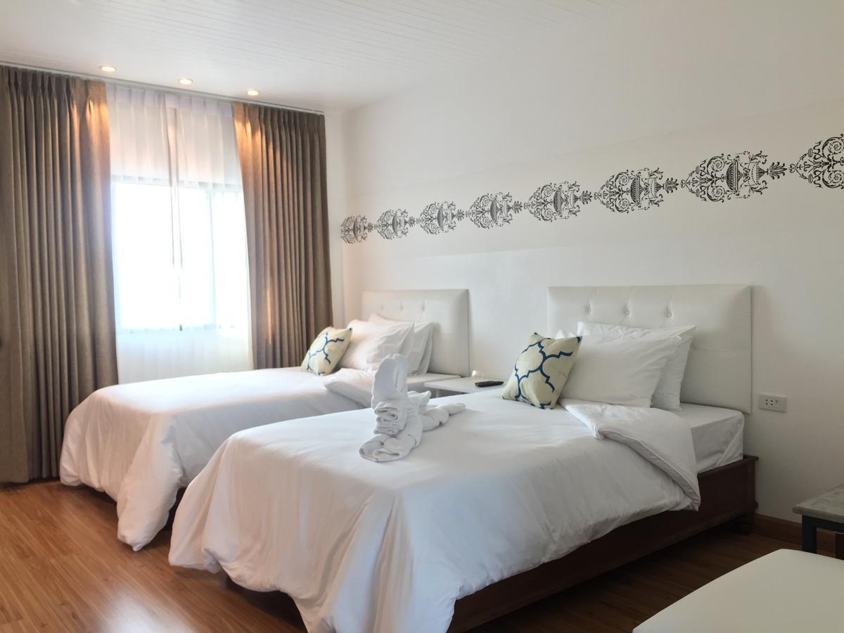Phetcharat Grand Hotel Maesot Месот Екстер'єр фото