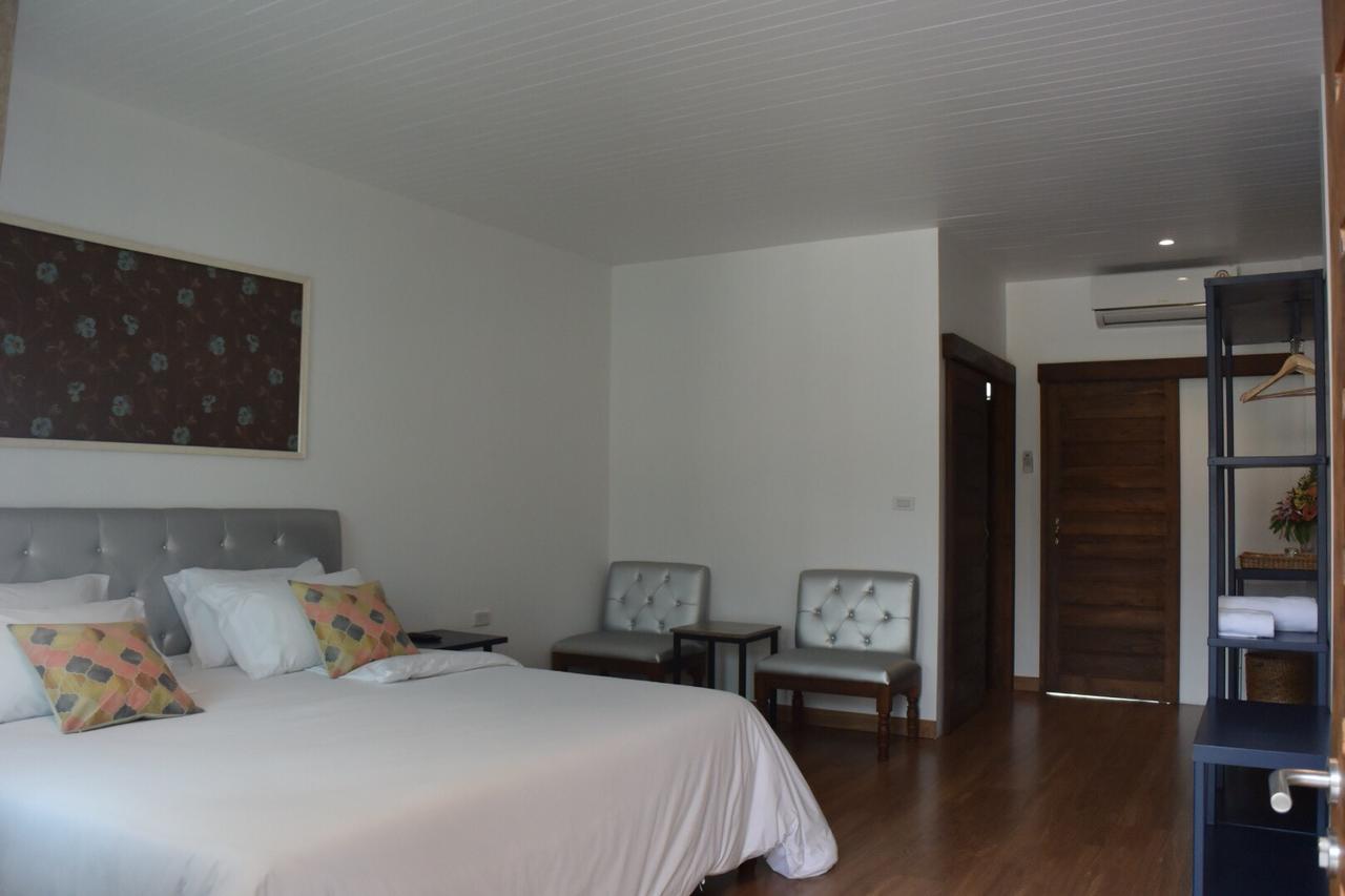 Phetcharat Grand Hotel Maesot Месот Екстер'єр фото