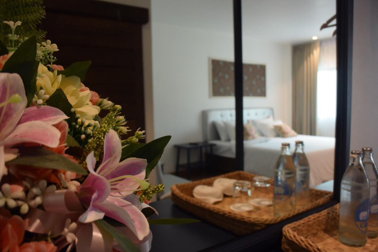 Phetcharat Grand Hotel Maesot Месот Екстер'єр фото