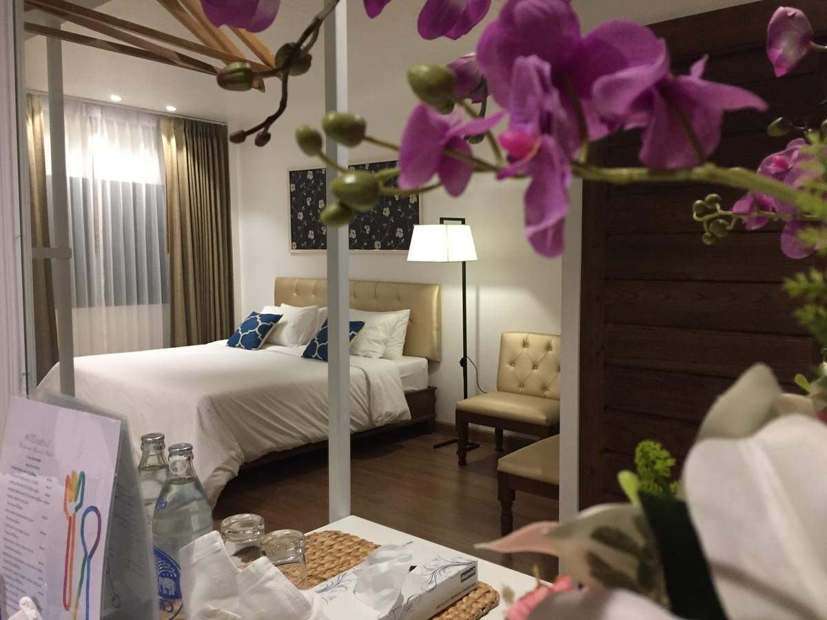 Phetcharat Grand Hotel Maesot Месот Екстер'єр фото